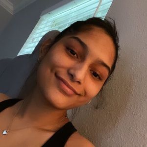 Meet your Posher, Alexxa